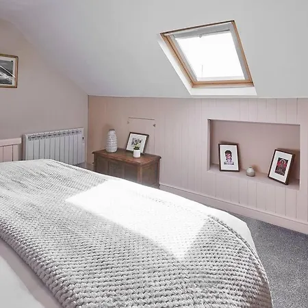 Oswy Street, Whitby. Sleeps Up To 7 Guests Vakantiehuis