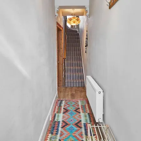 Сasa de vacaciones Oswy Street, Whitby. Sleeps Up To 7 Guests Whitby