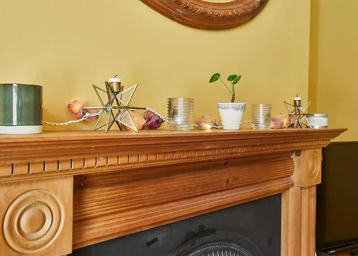 Oswy Street, Whitby. Sleeps Up To 7 Guests Holiday home *