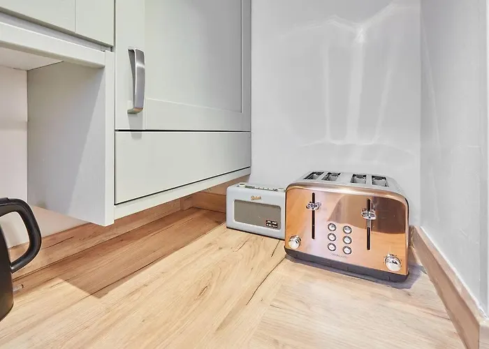 Holiday home Oswy Street, Whitby. Sleeps Up To 7 Guests *