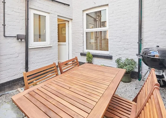 Holiday home Oswy Street, Whitby. Sleeps Up To 7 Guests Whitby