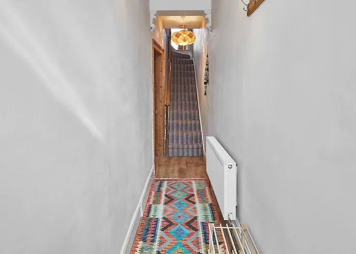 Holiday home Oswy Street, Whitby. Sleeps Up To 7 Guests Whitby