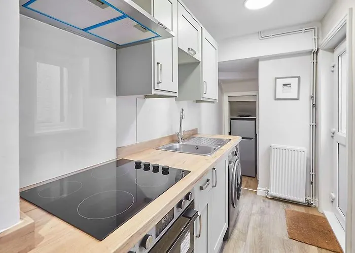 Holiday home Oswy Street, Whitby. Sleeps Up To 7 Guests Whitby