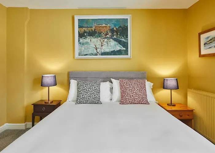 Holiday home Oswy Street, Whitby. Sleeps Up To 7 Guests